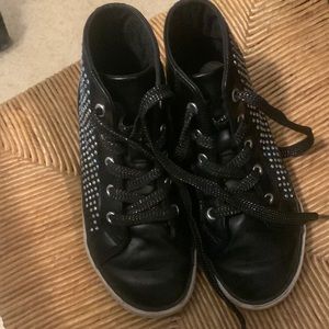 Girls size 1 The Children’s Place Sneakers